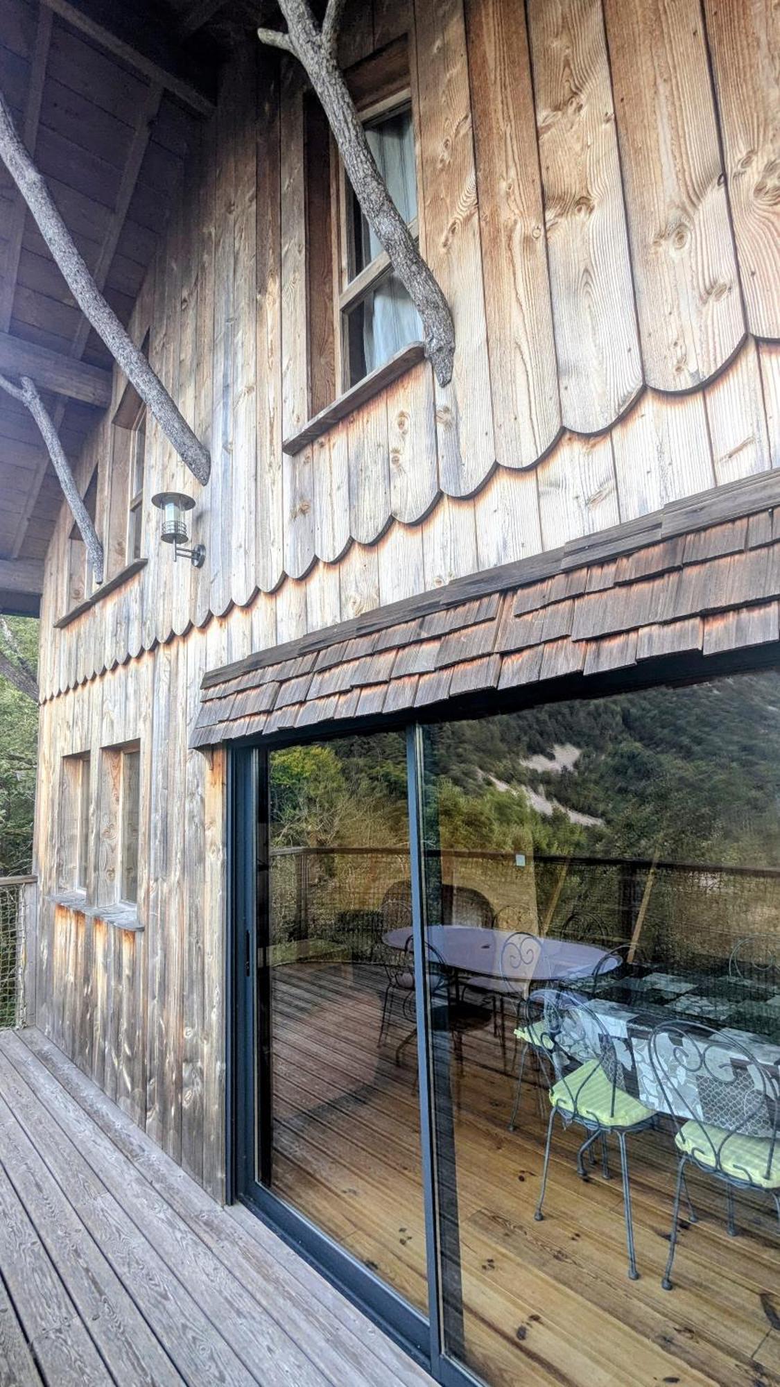 Cabanes Et Lodges Du Belvedere Serrieres-sur-Ain Exteriér fotografie