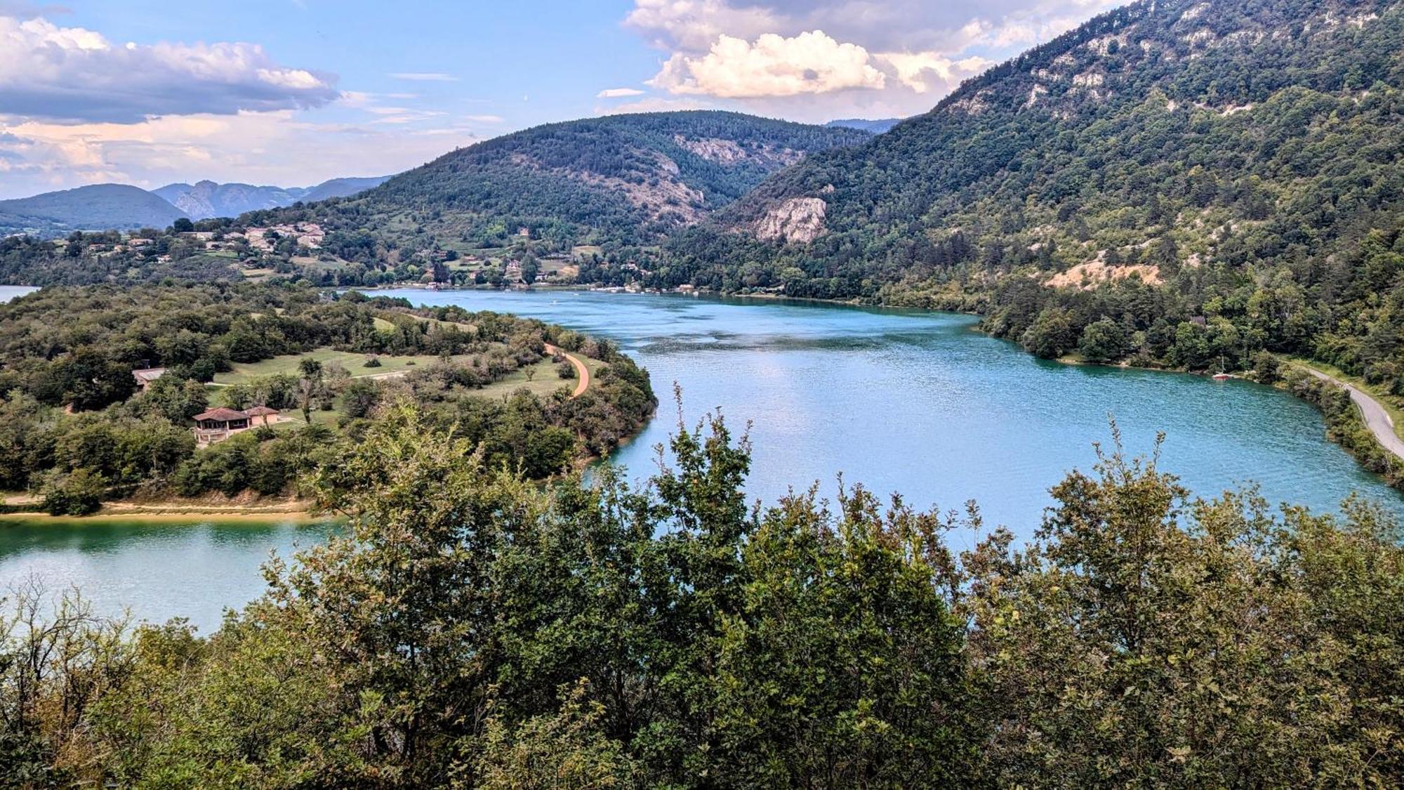 Cabanes Et Lodges Du Belvedere Serrieres-sur-Ain Exteriér fotografie