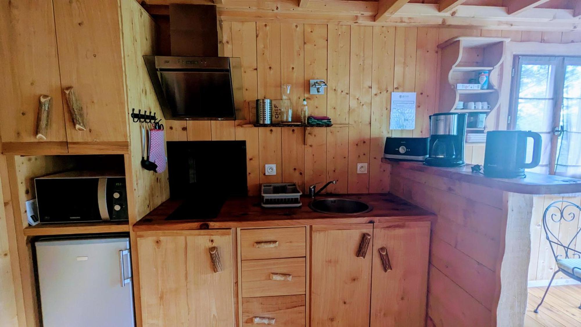 Cabanes Et Lodges Du Belvedere Serrieres-sur-Ain Exteriér fotografie