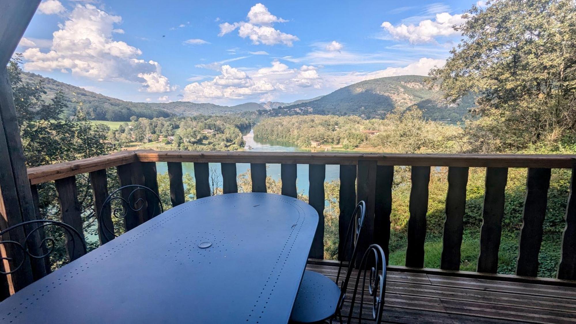 Cabanes Et Lodges Du Belvedere Serrieres-sur-Ain Exteriér fotografie