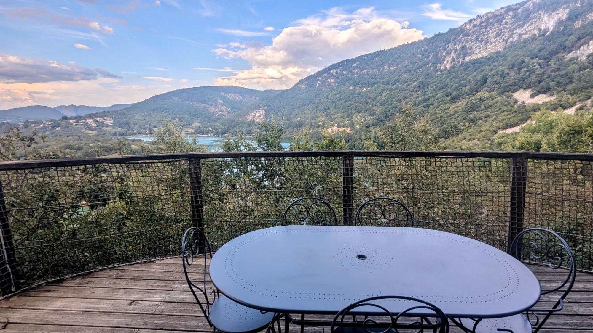 Cabanes Et Lodges Du Belvedere Serrieres-sur-Ain Exteriér fotografie