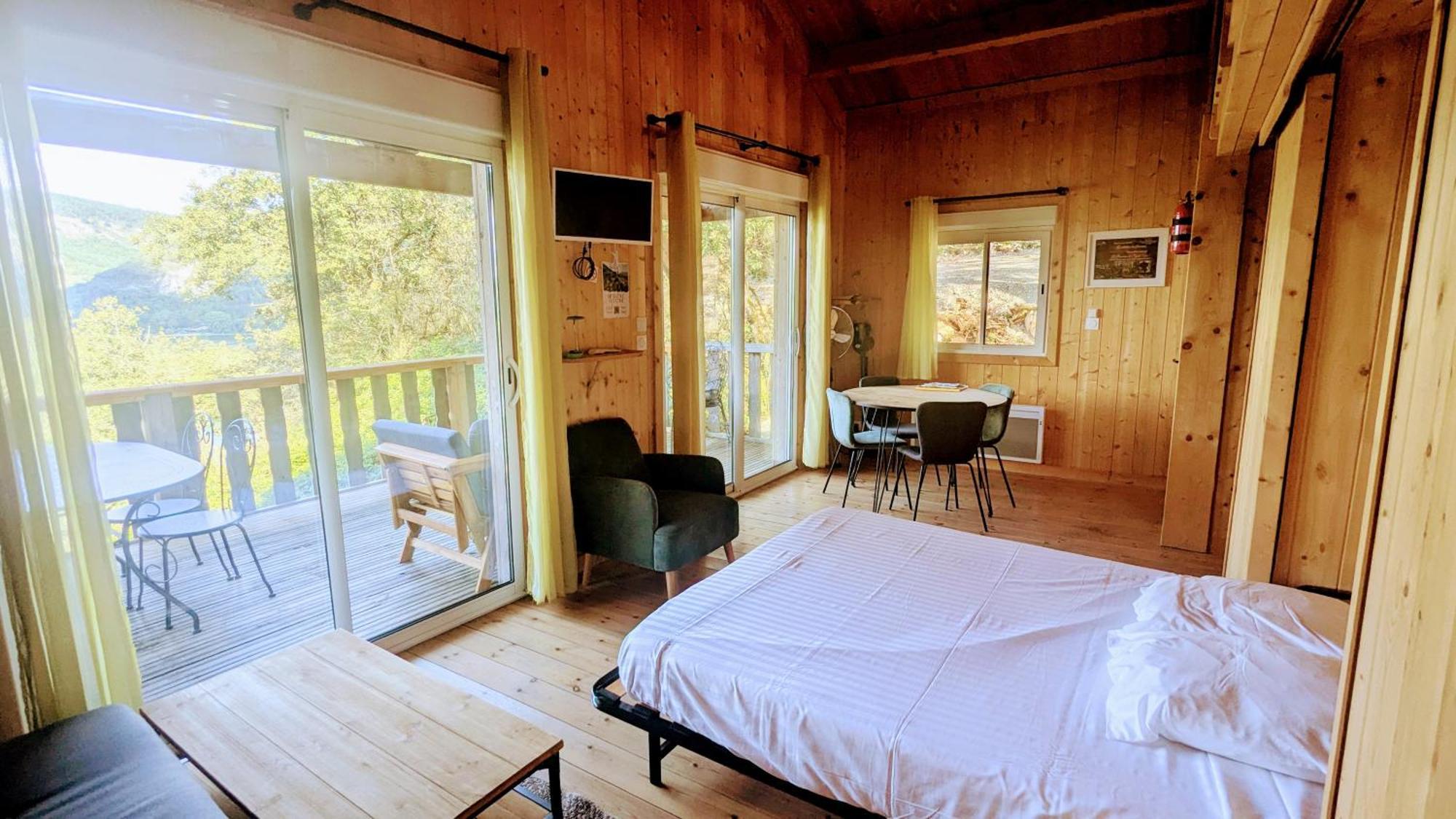 Cabanes Et Lodges Du Belvedere Serrieres-sur-Ain Exteriér fotografie