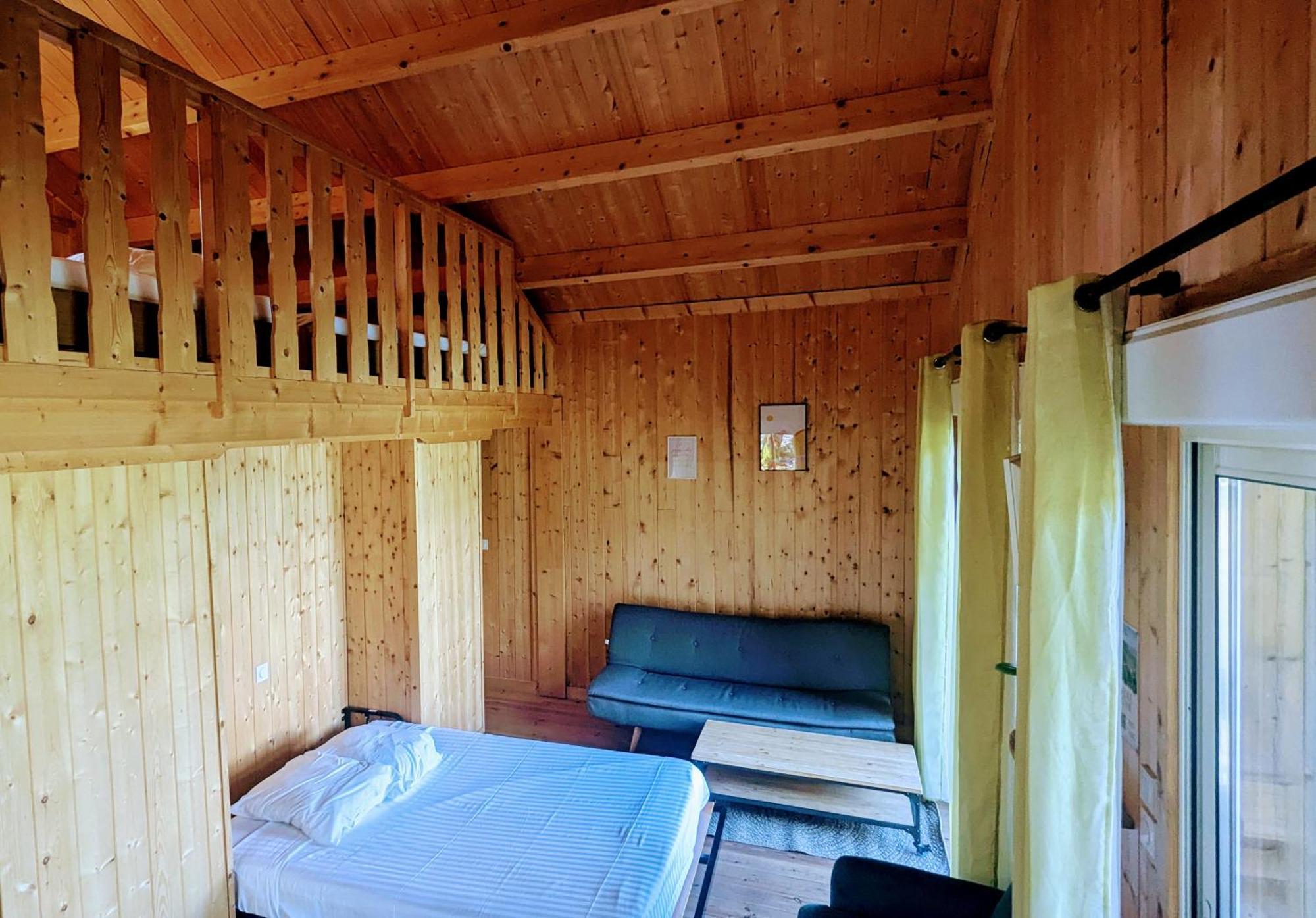 Cabanes Et Lodges Du Belvedere Serrieres-sur-Ain Exteriér fotografie