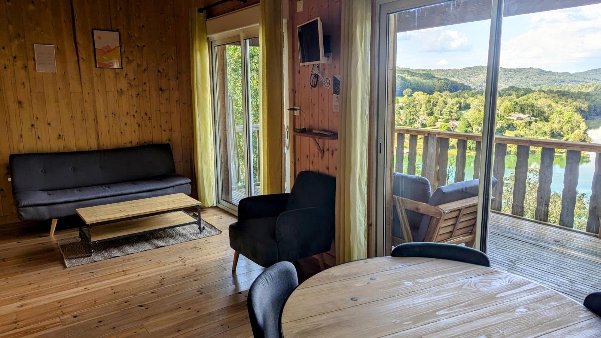 Cabanes Et Lodges Du Belvedere Serrieres-sur-Ain Exteriér fotografie