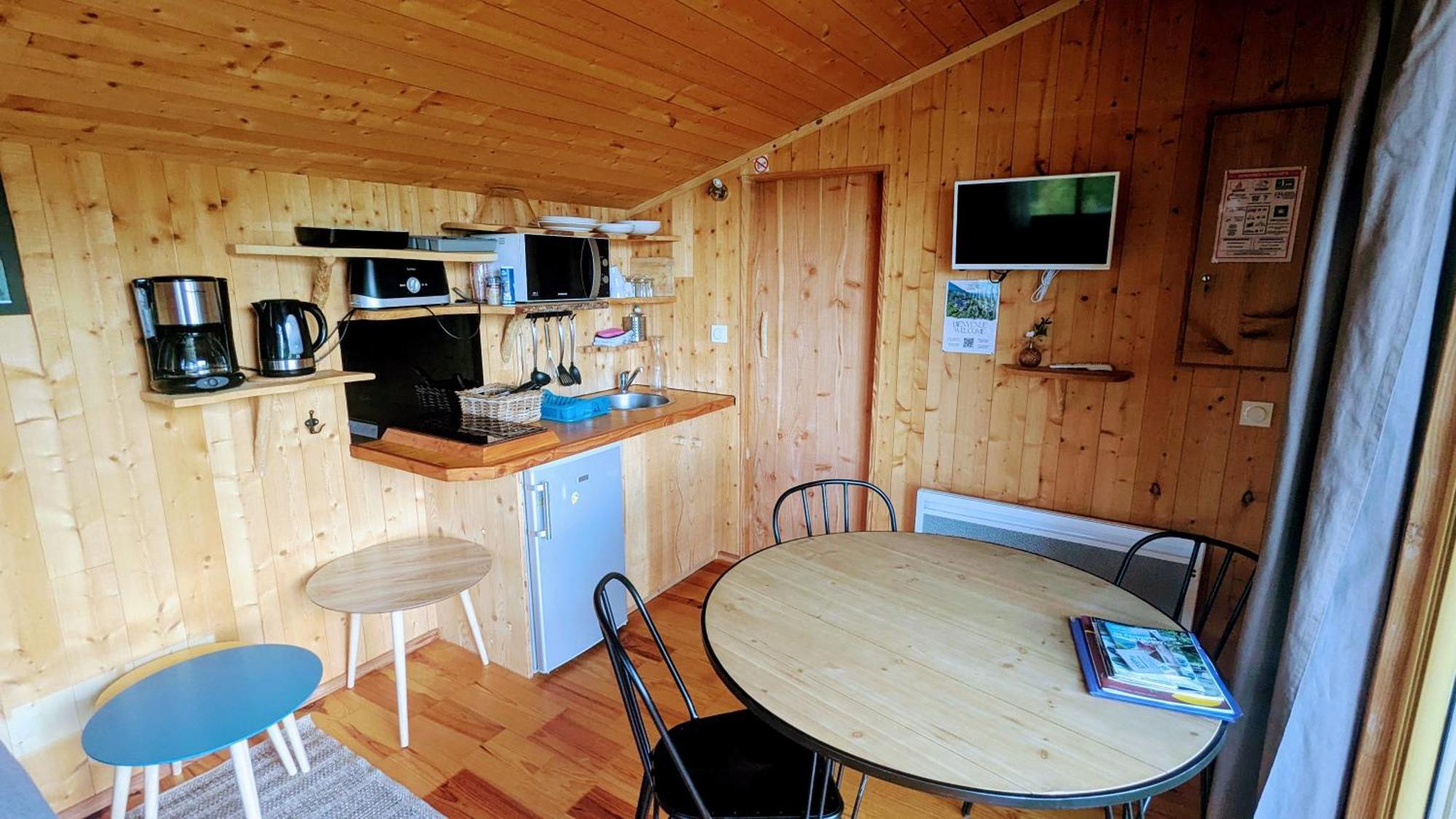 Cabanes Et Lodges Du Belvedere Serrieres-sur-Ain Exteriér fotografie