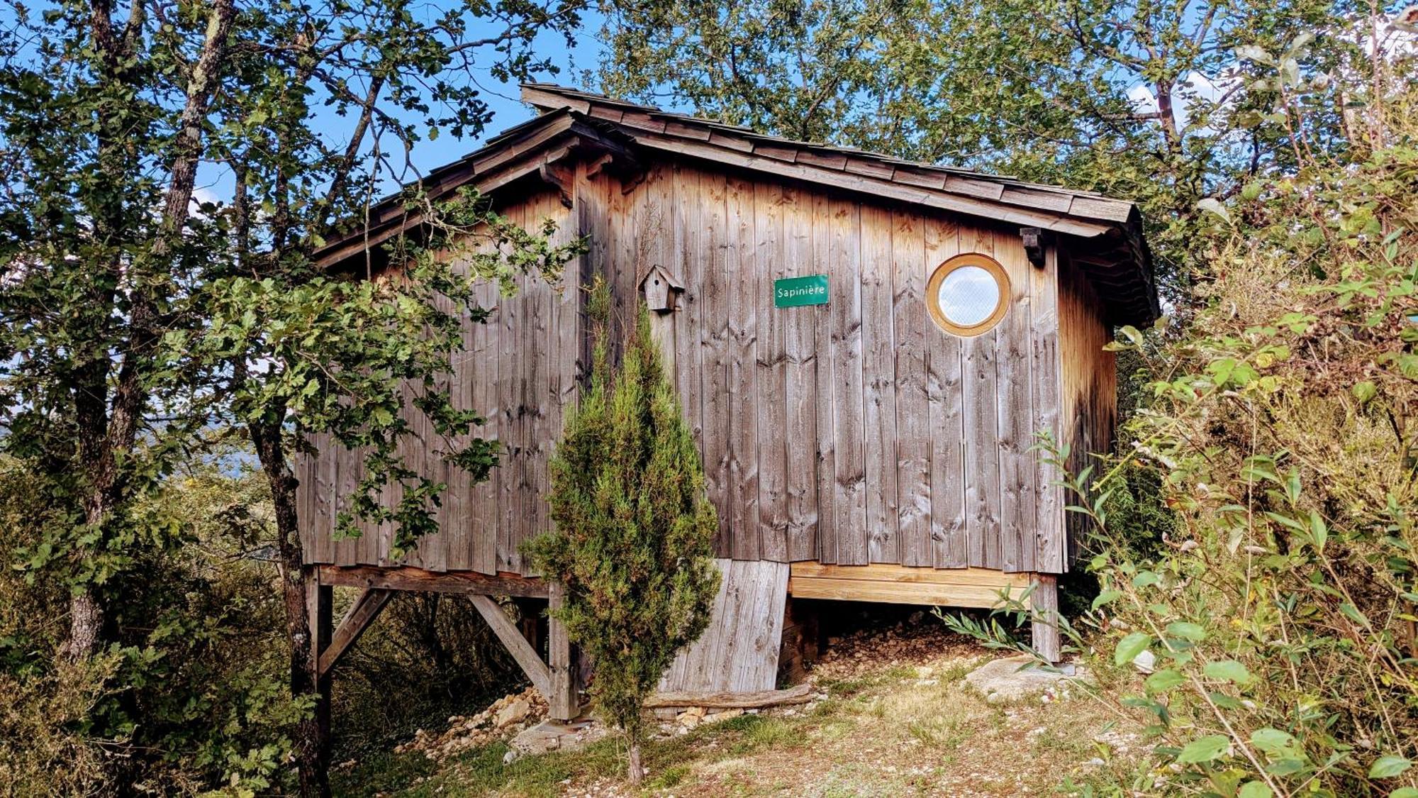 Cabanes Et Lodges Du Belvedere Serrieres-sur-Ain Exteriér fotografie