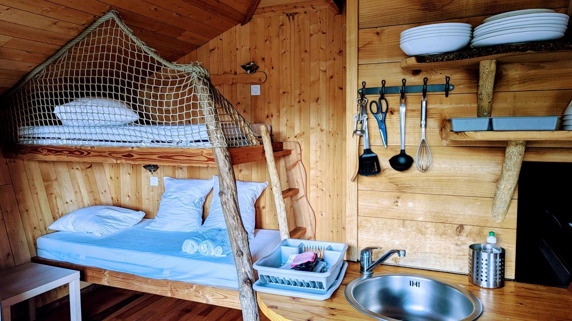 Cabanes Et Lodges Du Belvedere Serrieres-sur-Ain Exteriér fotografie