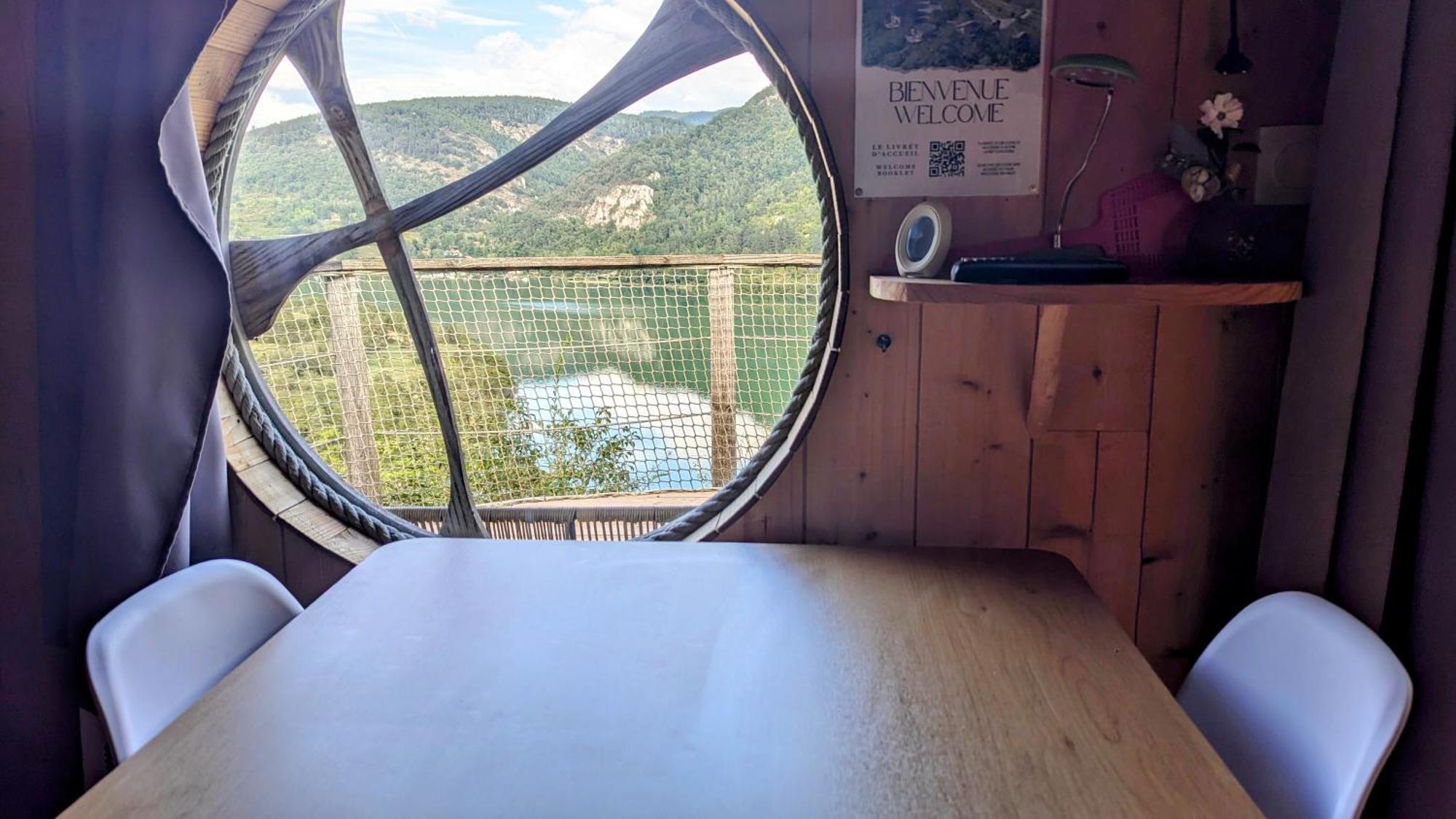 Cabanes Et Lodges Du Belvedere Serrieres-sur-Ain Exteriér fotografie
