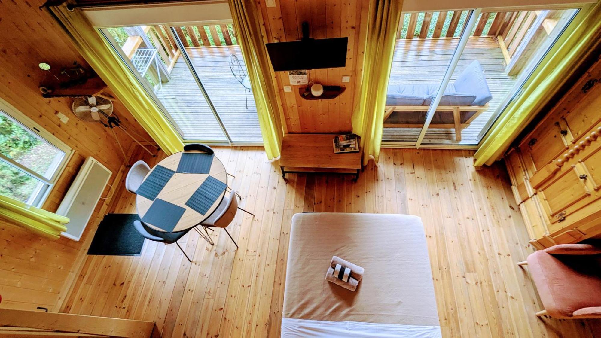 Cabanes Et Lodges Du Belvedere Serrieres-sur-Ain Exteriér fotografie