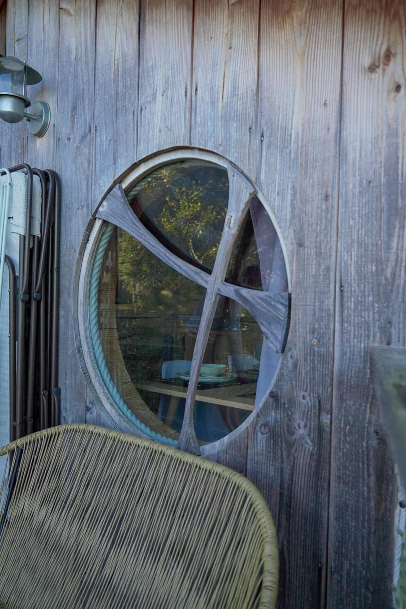 Cabanes Et Lodges Du Belvedere Serrieres-sur-Ain Exteriér fotografie