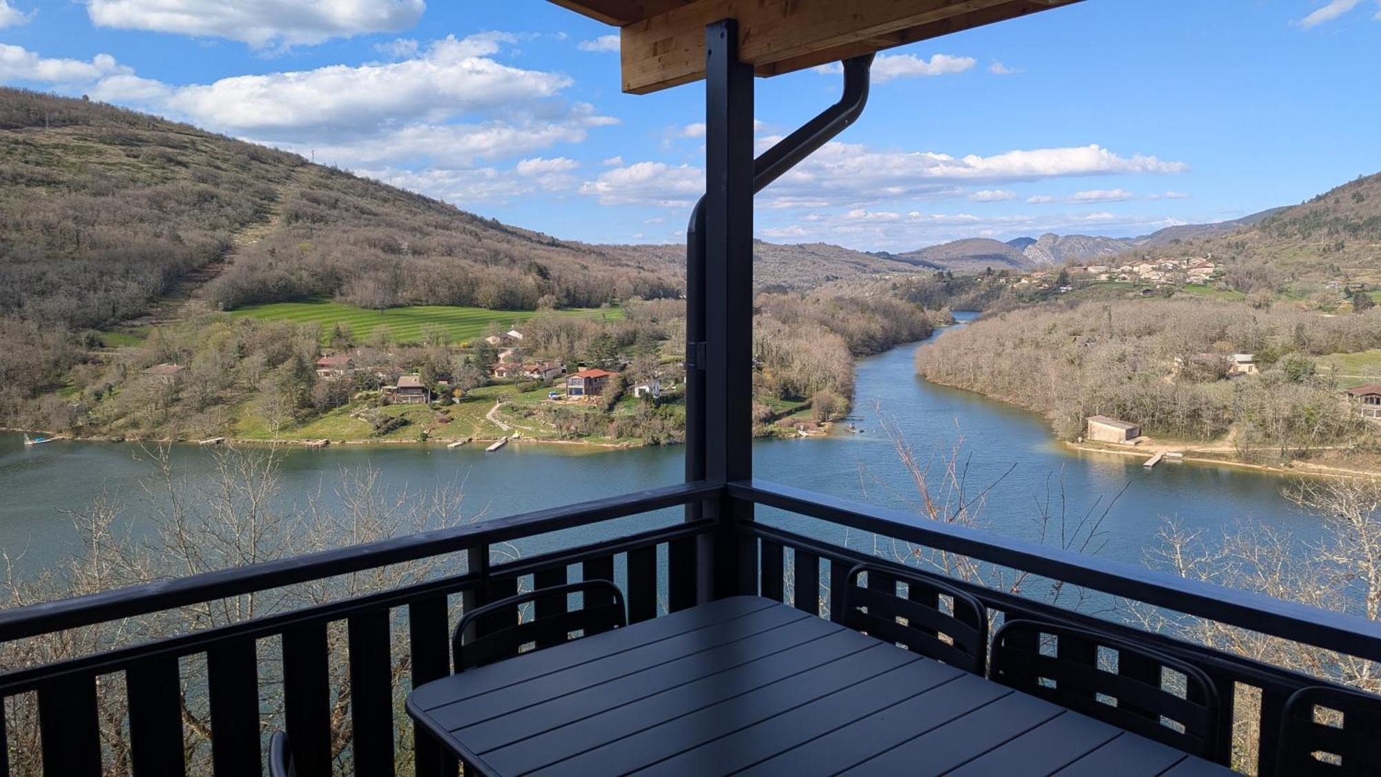 Cabanes Et Lodges Du Belvedere Serrieres-sur-Ain Exteriér fotografie