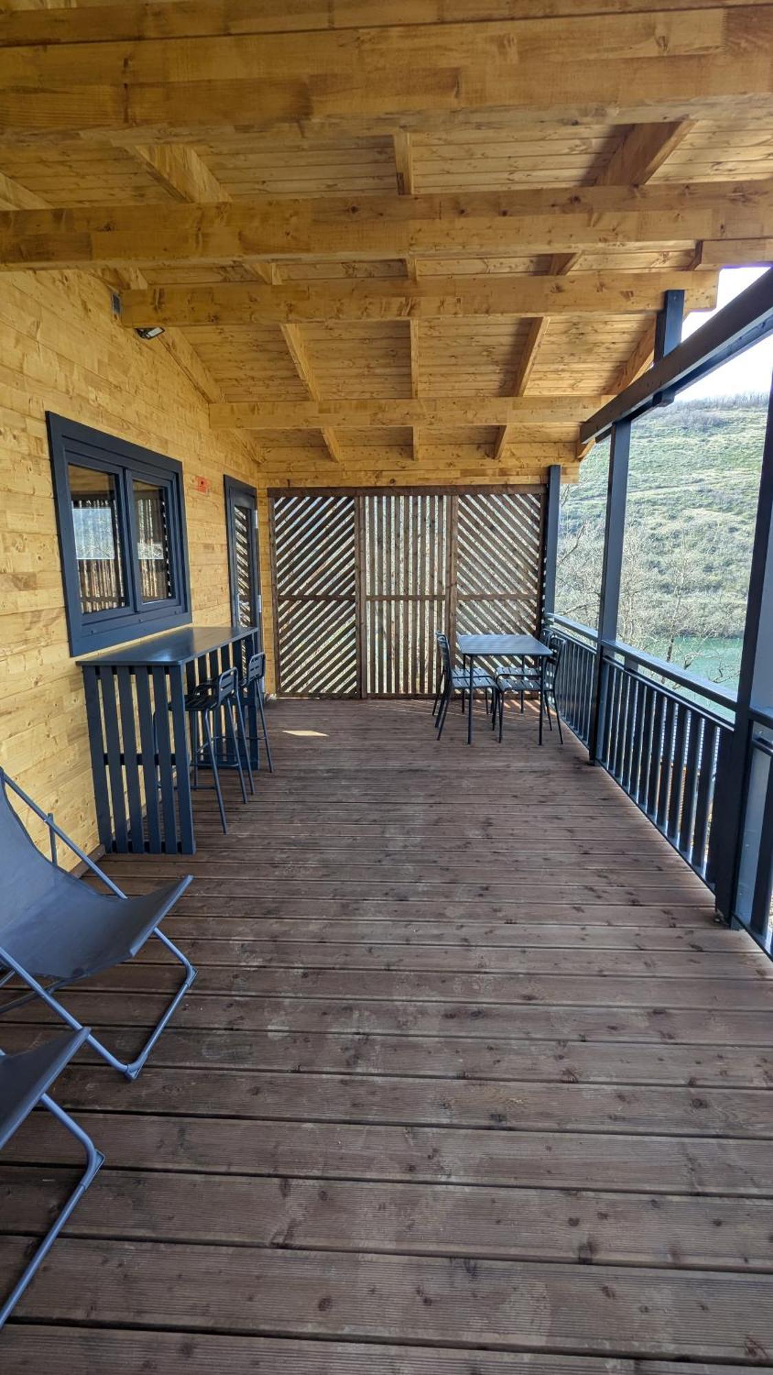 Cabanes Et Lodges Du Belvedere Serrieres-sur-Ain Exteriér fotografie