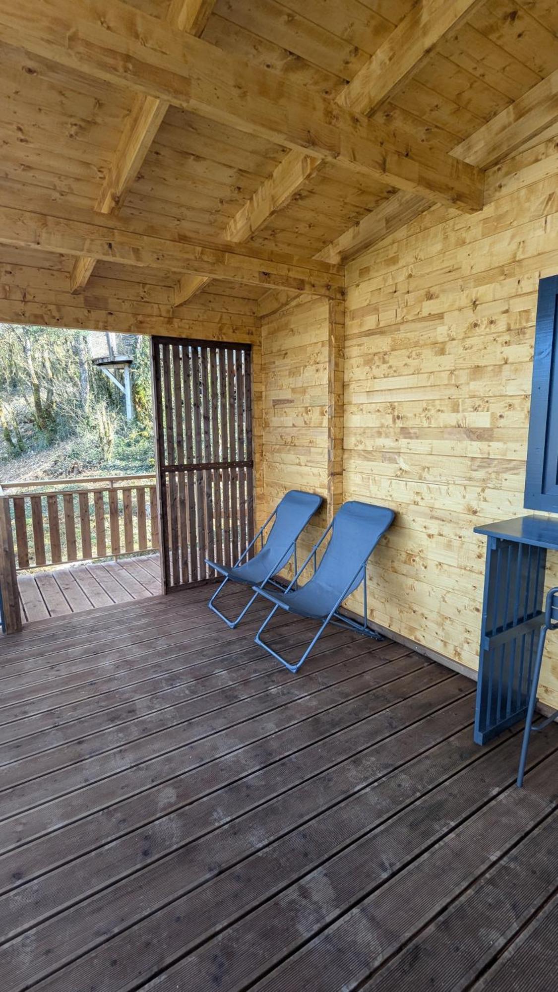 Cabanes Et Lodges Du Belvedere Serrieres-sur-Ain Exteriér fotografie